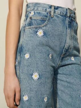 Sandro Blue Denim Straight-Leg Jeans with Daisy Embroidery